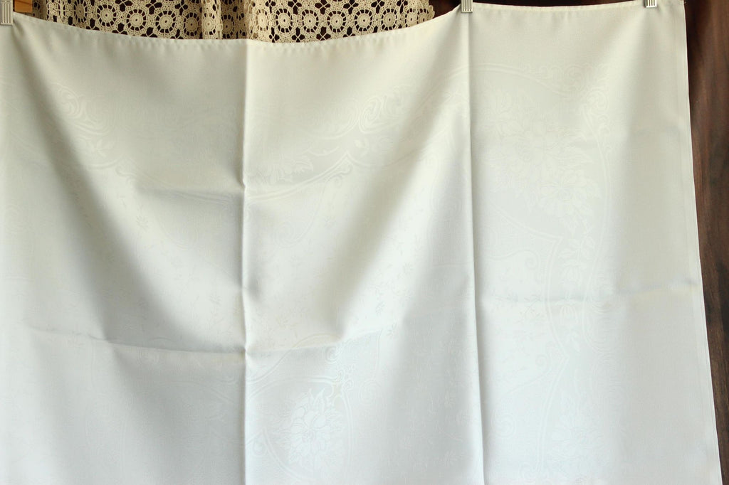 Vintage 1980s 1990s English White Damask Rectangular Tablecloth