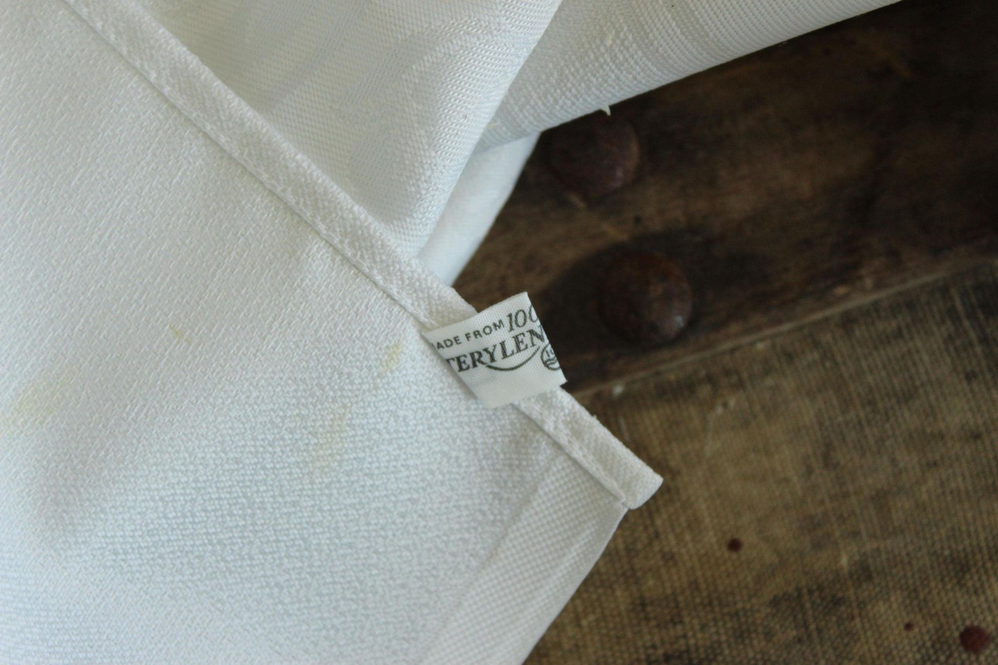Vintage 1980s 1990s English White Damask Rectangular Tablecloth