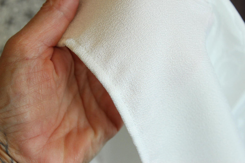 Vintage 1980s 1990s English White Damask Rectangular Tablecloth