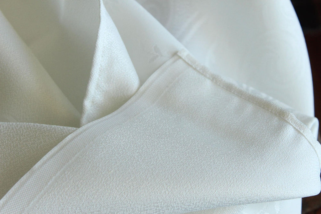 Vintage 1980s 1990s English White Damask Rectangular Tablecloth