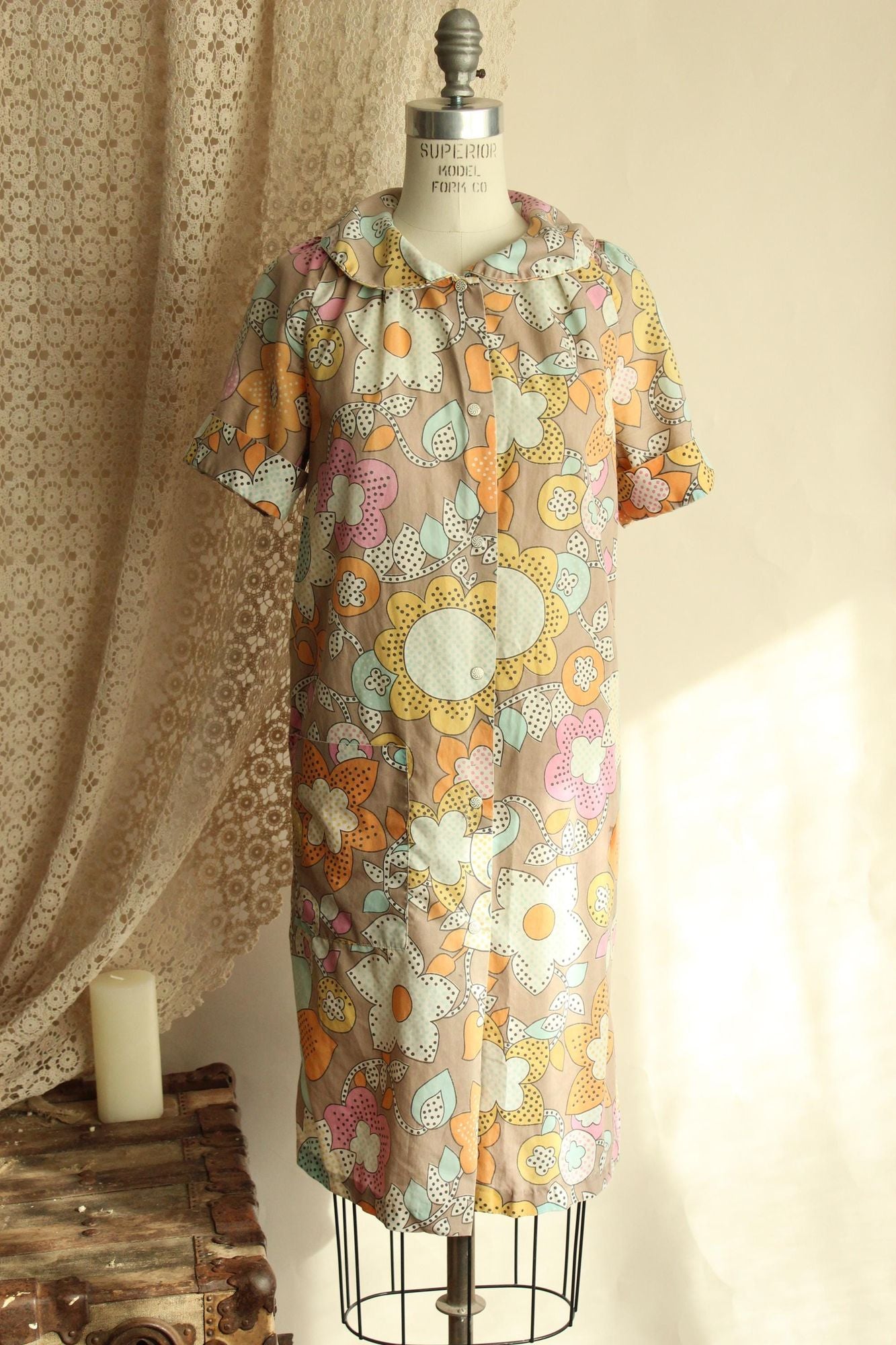 Vintage 1960s Floral Print Housecoat with Peter Pan Collar and Pockets