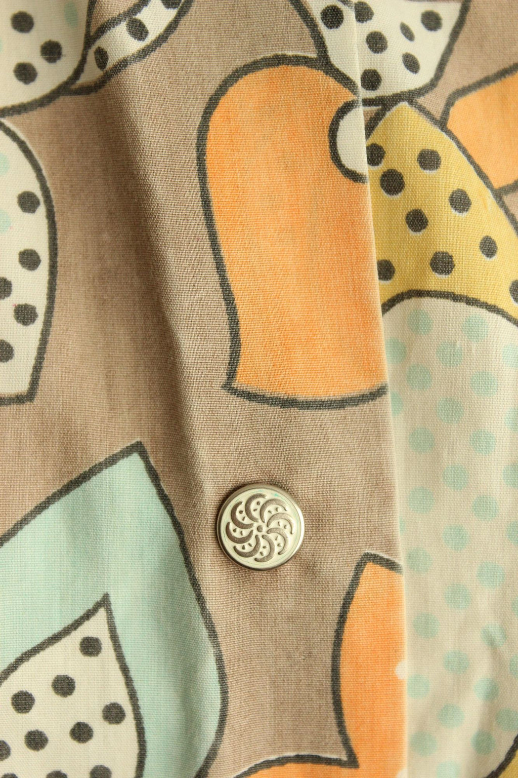 Vintage 1960s Floral Print Housecoat with Peter Pan Collar and Pockets