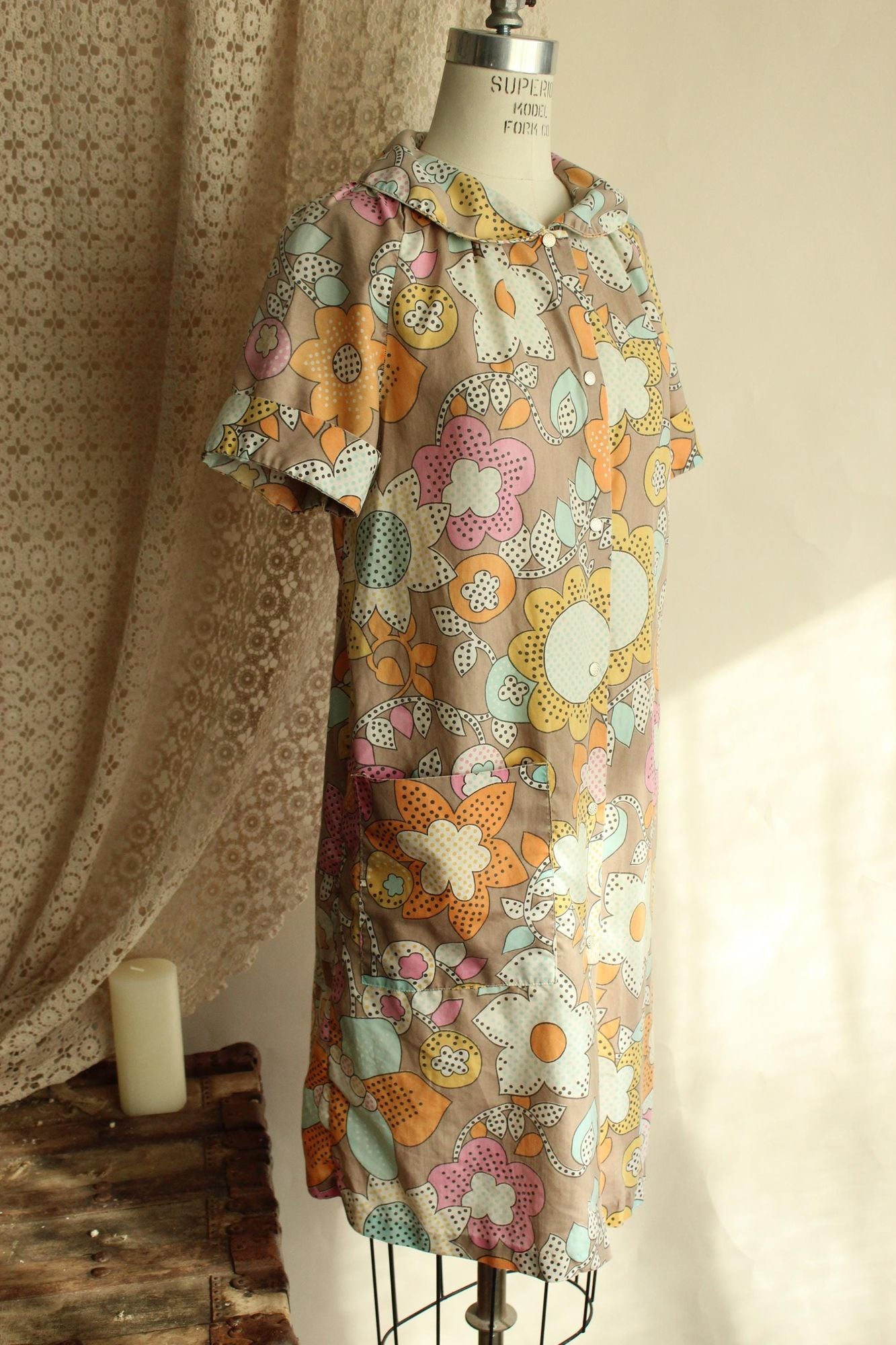 Vintage 1960s Floral Print Housecoat with Peter Pan Collar and Pockets