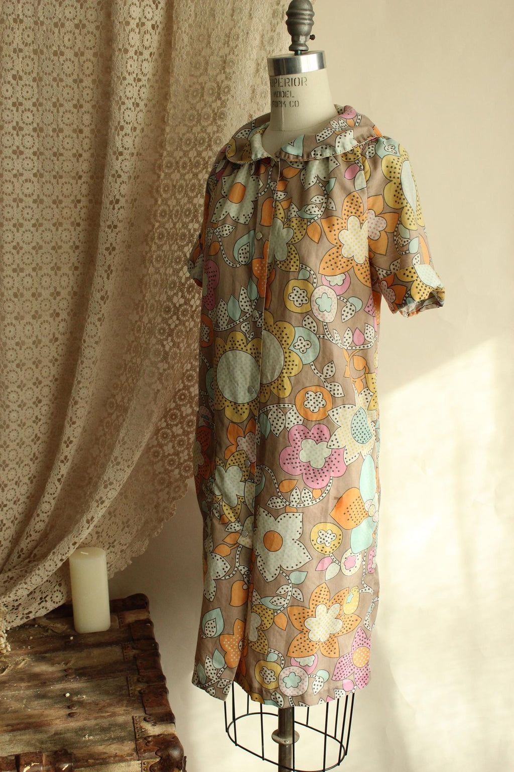 Vintage 1960s Floral Print Housecoat with Peter Pan Collar and Pockets