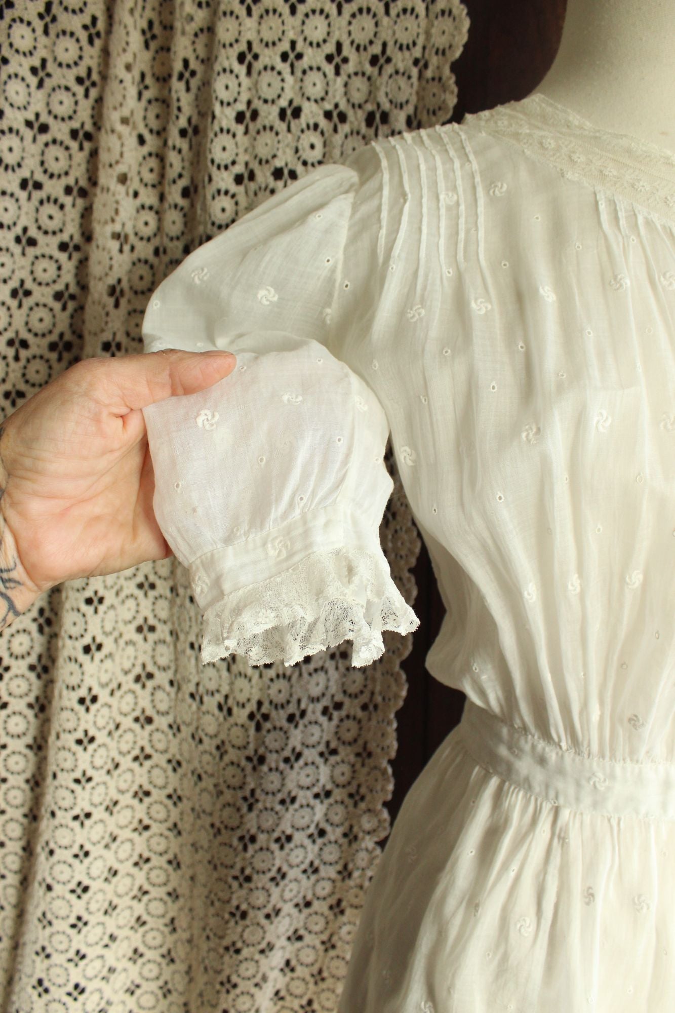 Vintage Antique 1900s 1910s Edwardian White Cotton And Lace Embroidere   Toadstool Farm Vintage