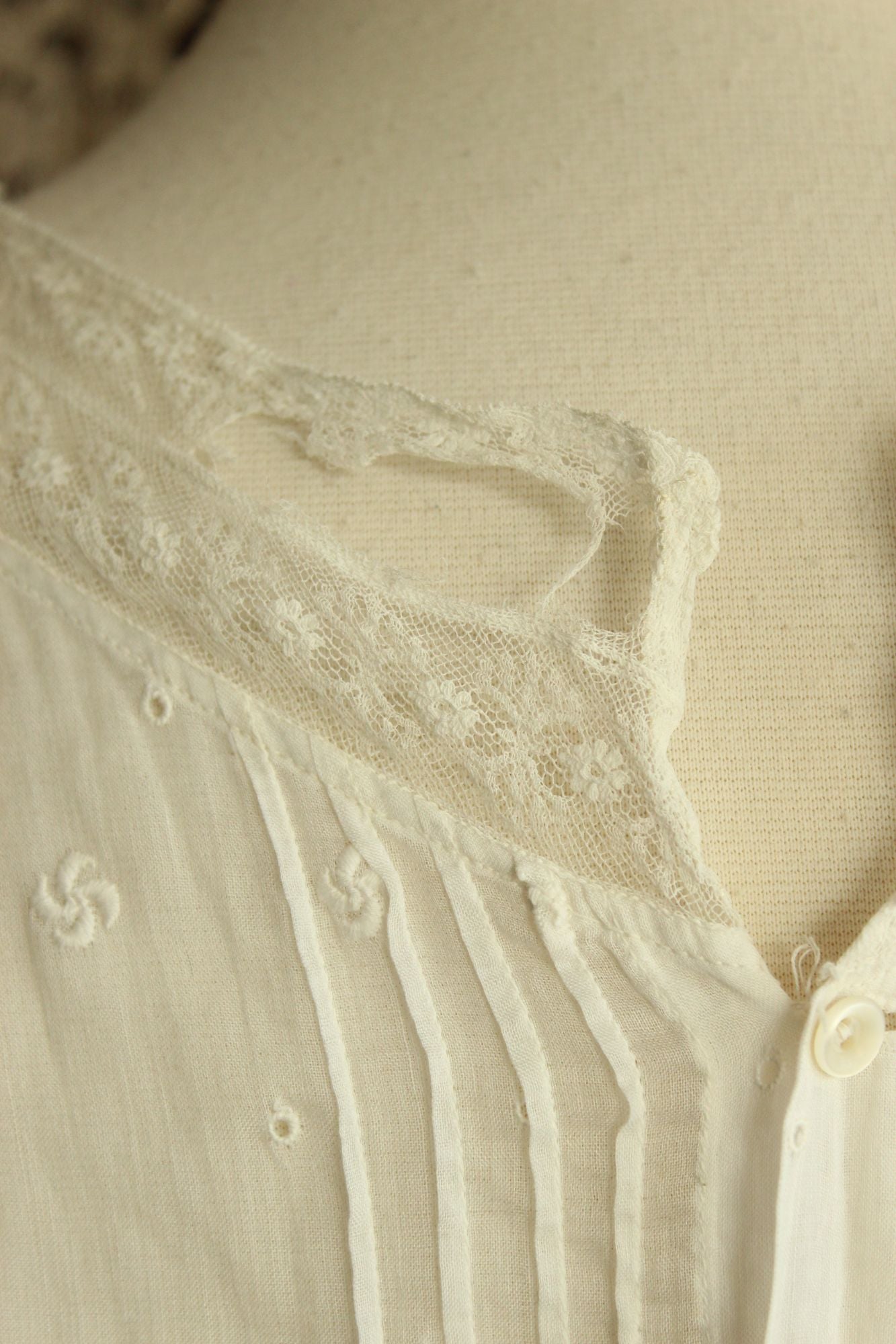 Vintage Antique 1900s 1910s Edwardian White Cotton And Lace Embroidered Dress