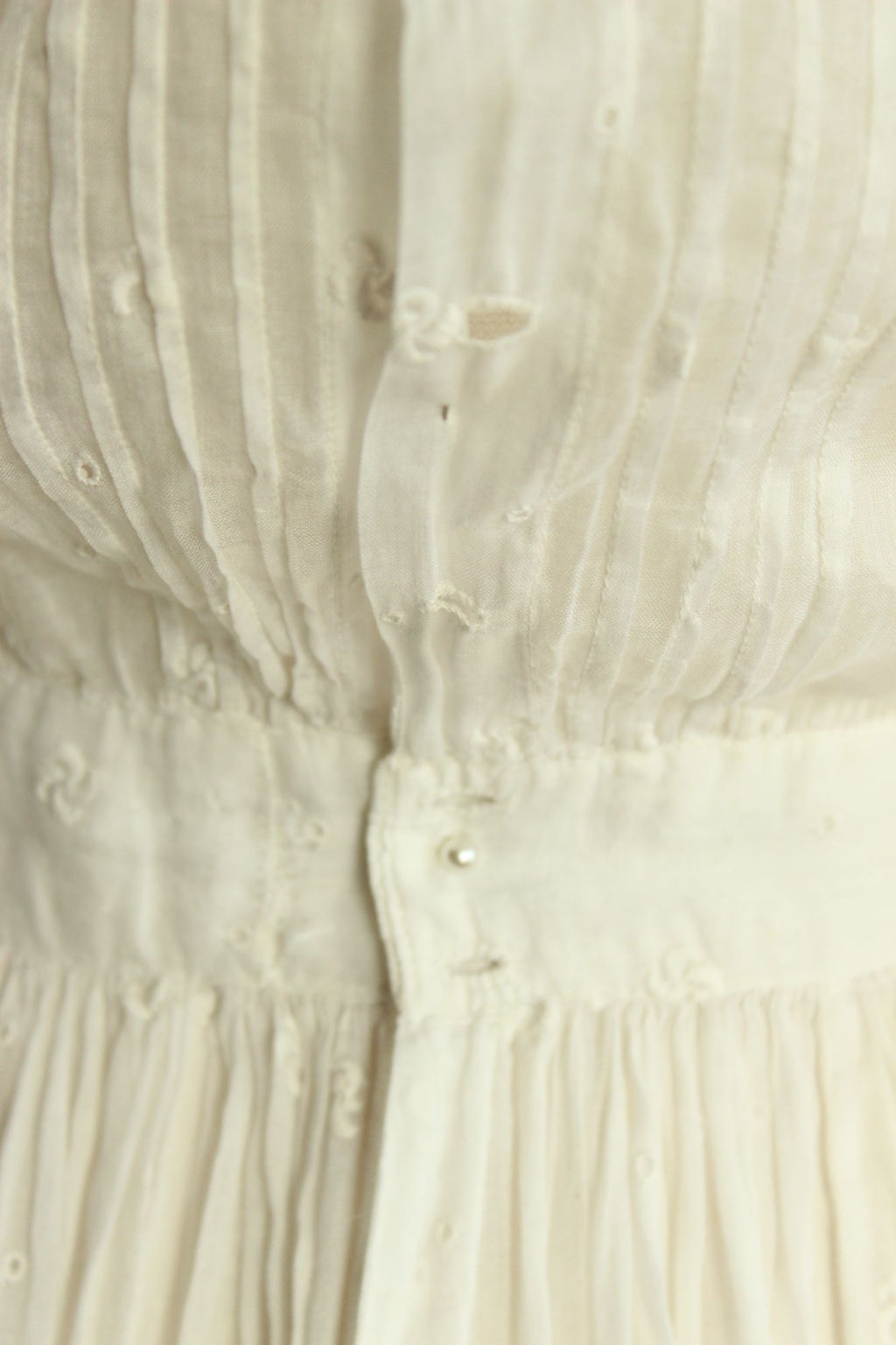 Vintage Antique 1900s 1910s Edwardian White Cotton And Lace Embroidered Dress