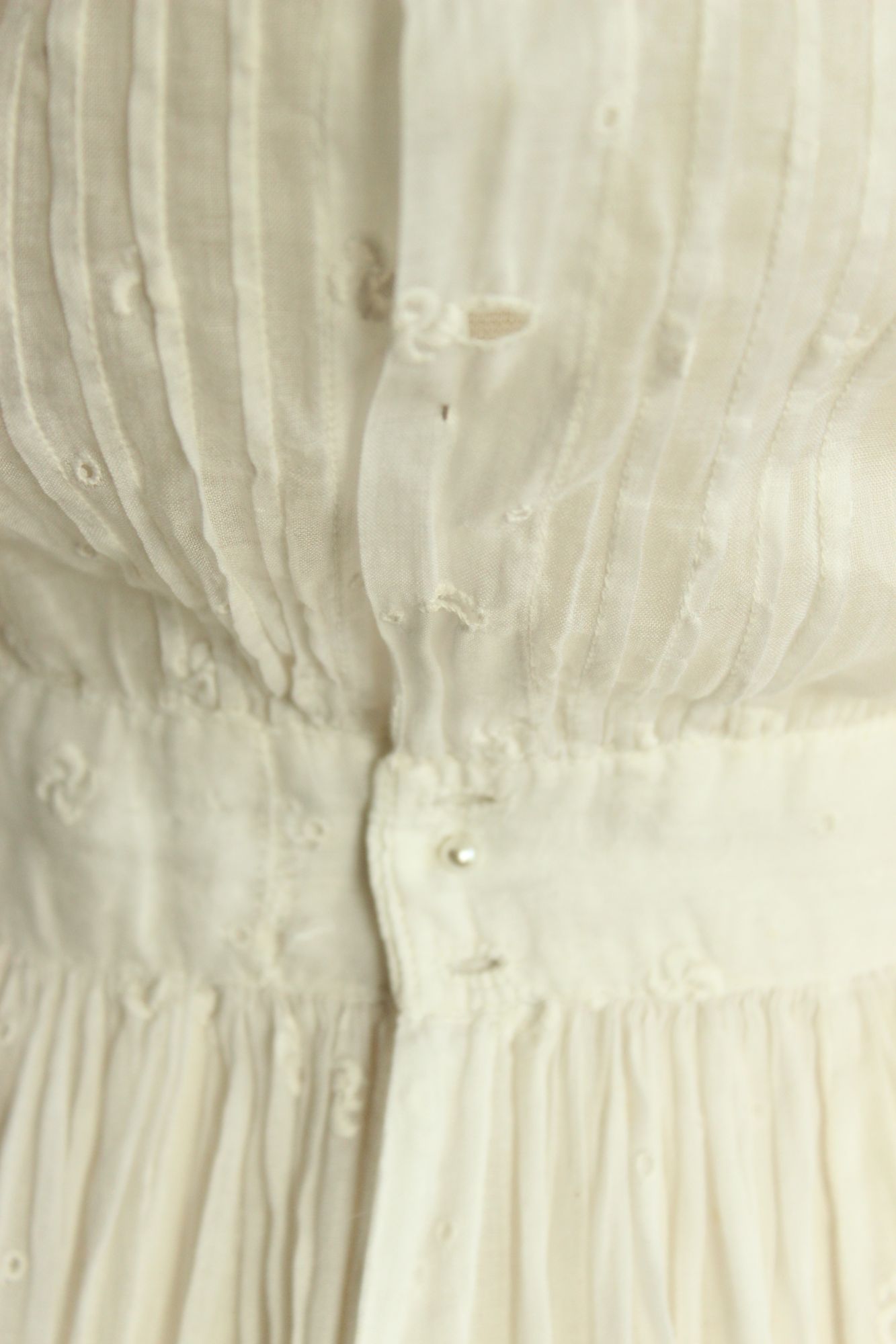 Vintage Antique 1900s 1910s Edwardian White Cotton And Lace Embroidered Dress
