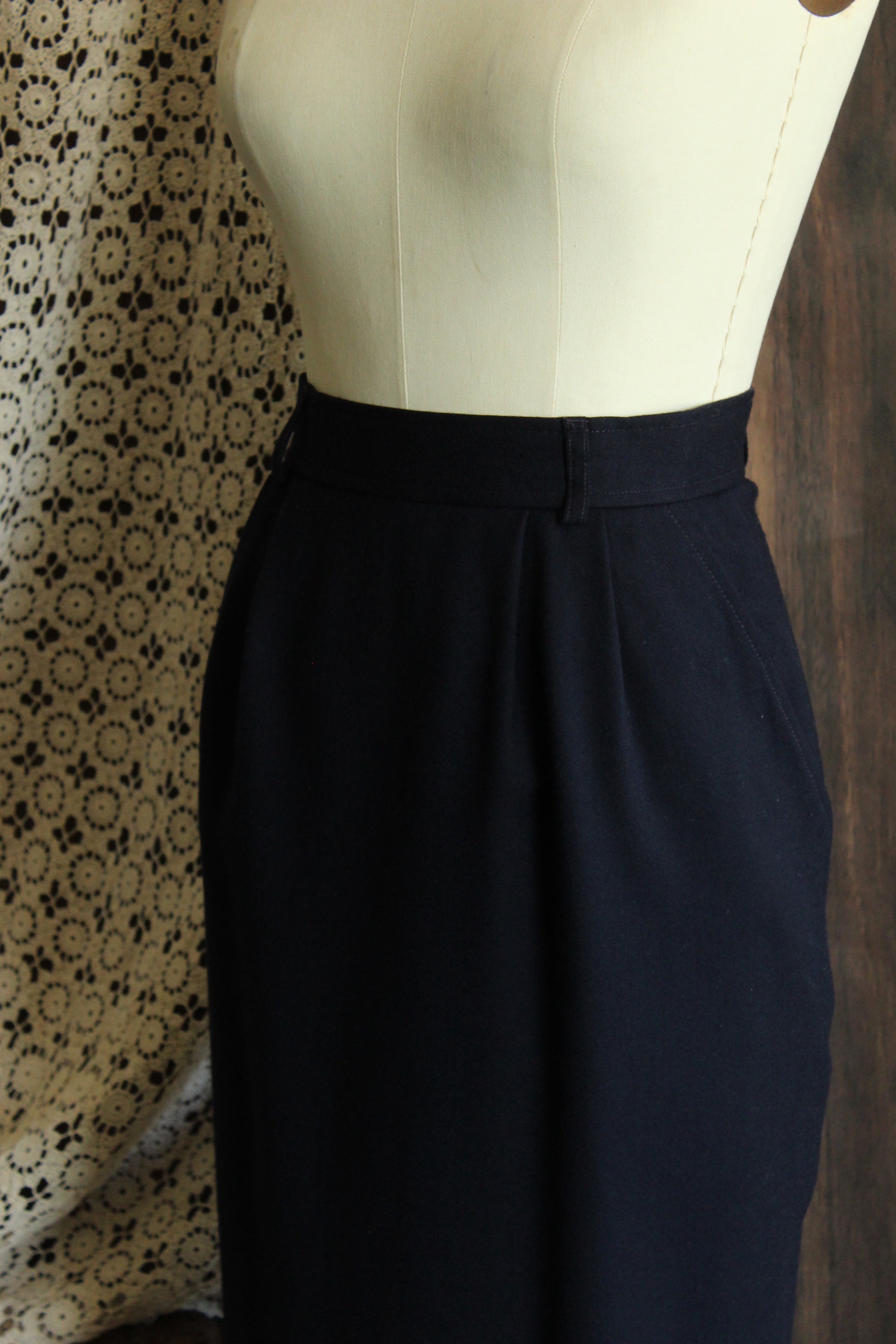 Vintage 1990s Evan Picone Blue Wool Pencil Skirt with Pockets
