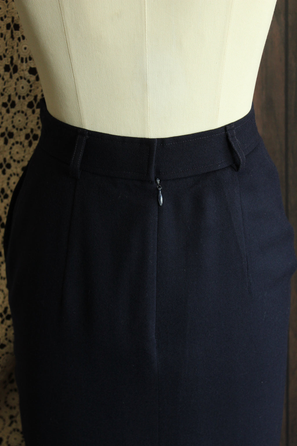 Vintage 1990s Evan Picone Blue Wool Pencil Skirt with Pockets