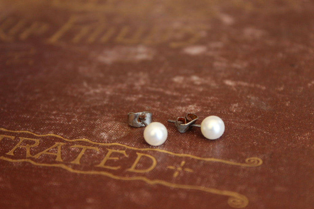Vintage White Faux Pearl Stud Earrings