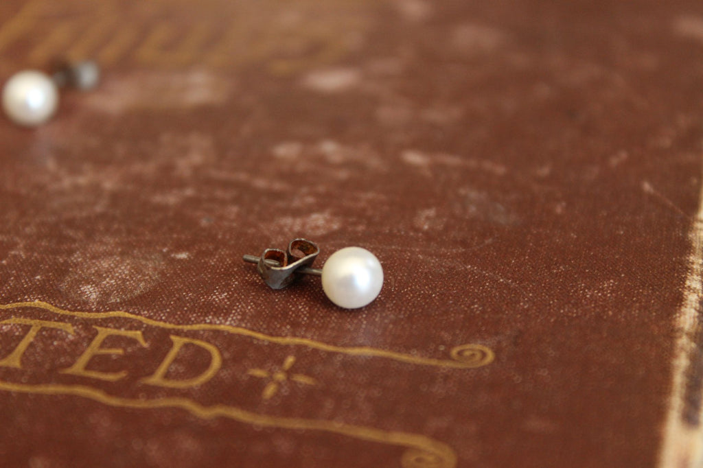 Vintage White Faux Pearl Stud Earrings