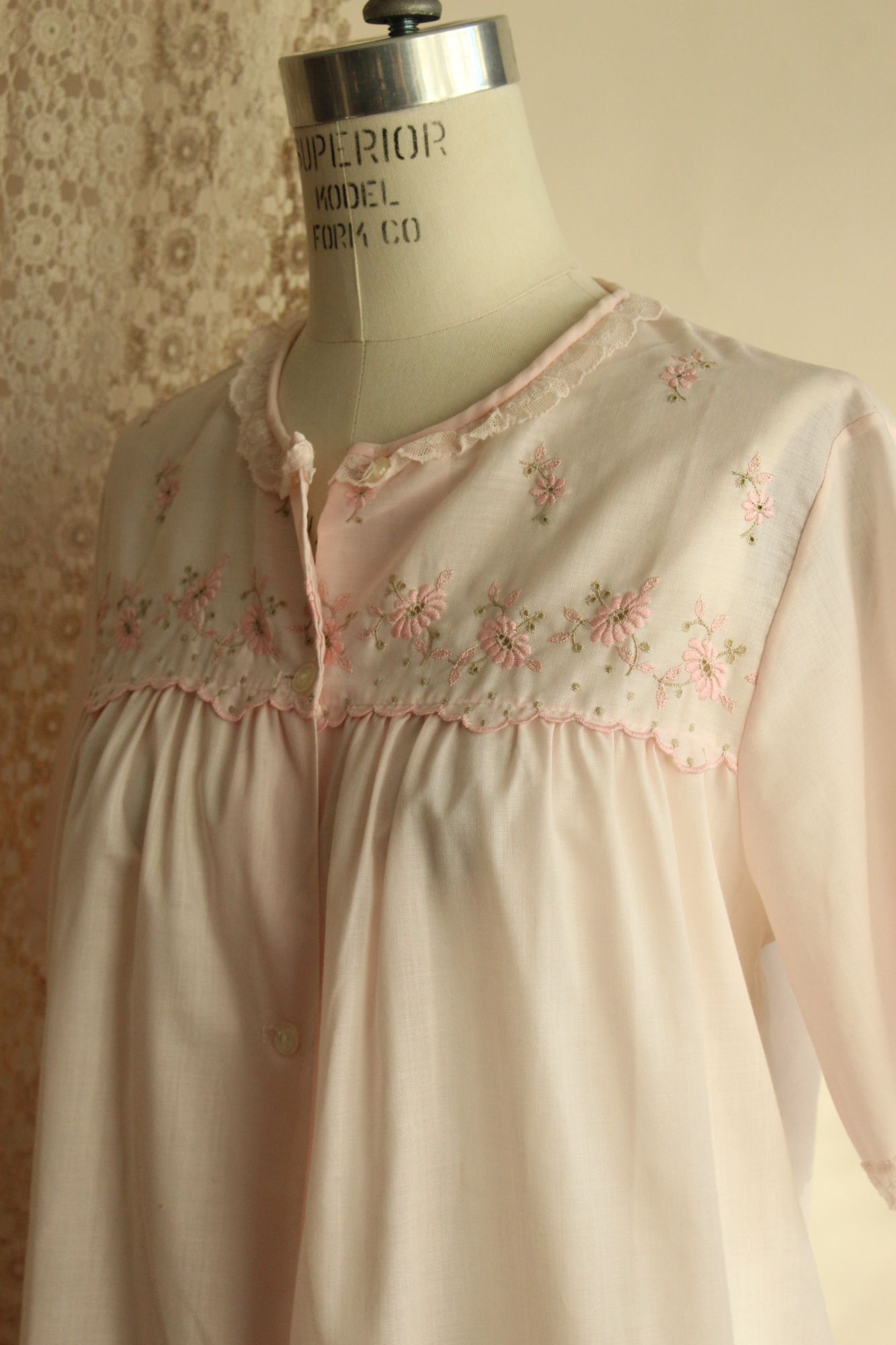 Vintage 1970s Sears Pink Floral Embroidered PJ Top