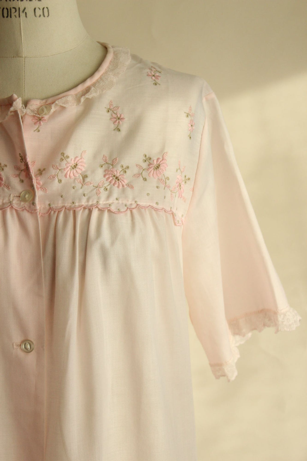 Vintage 1970s Sears Pink Floral Embroidered PJ Top