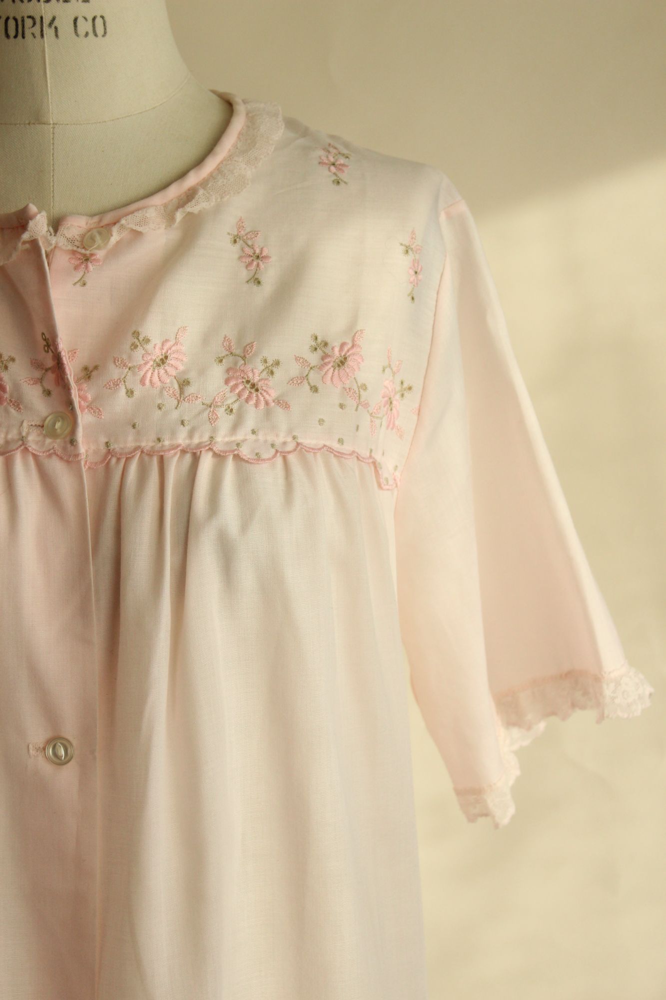 Vintage 1970s Sears Pink Floral Embroidered PJ Top