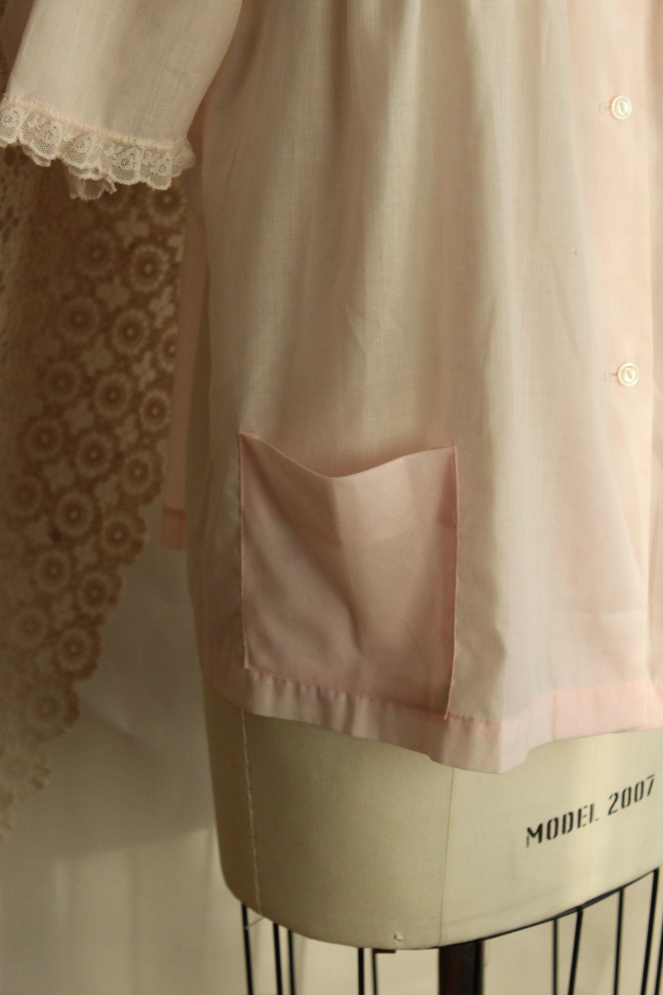 Vintage 1970s Sears Pink Floral Embroidered PJ Top