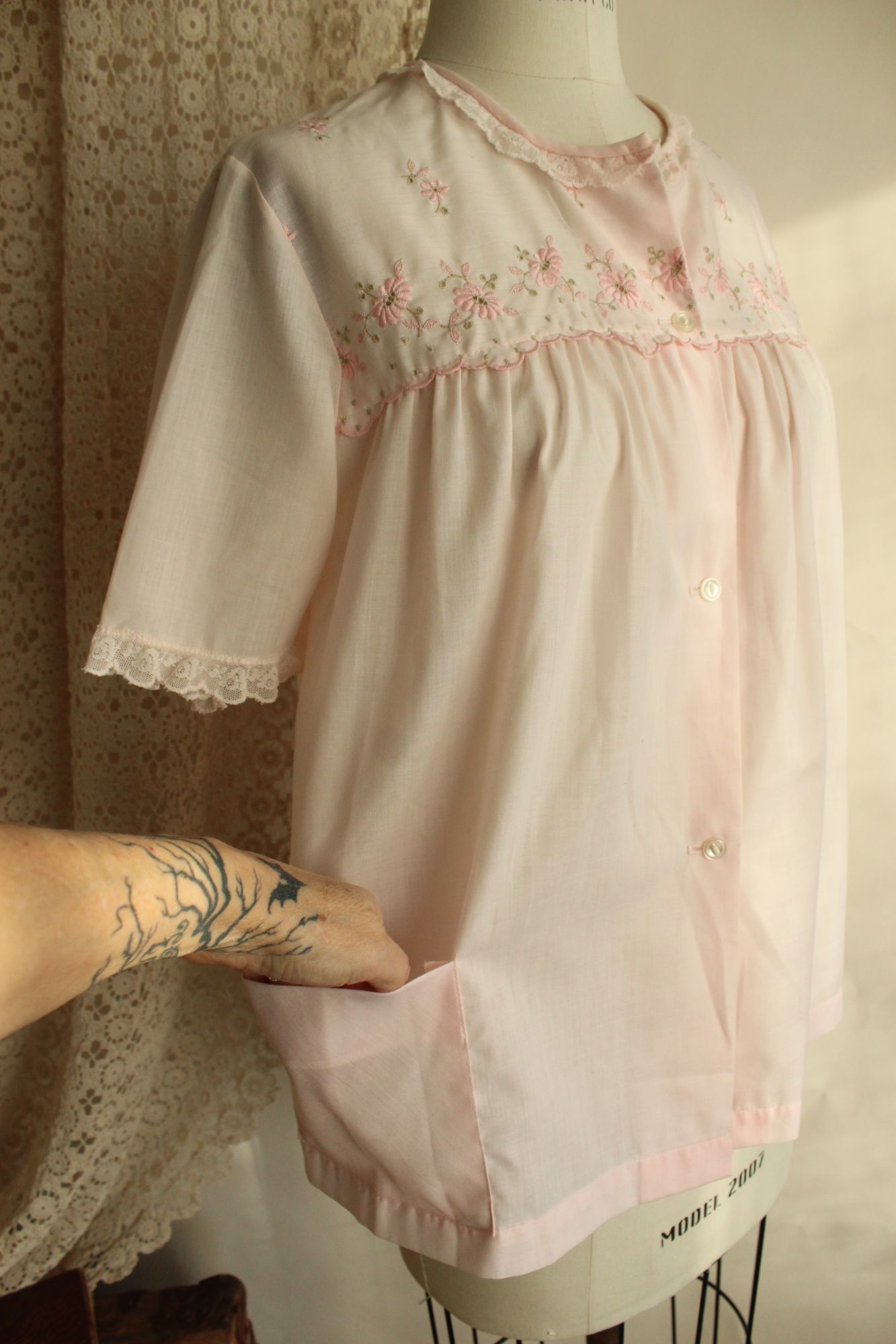 Vintage 1970s Sears Pink Floral Embroidered PJ Top