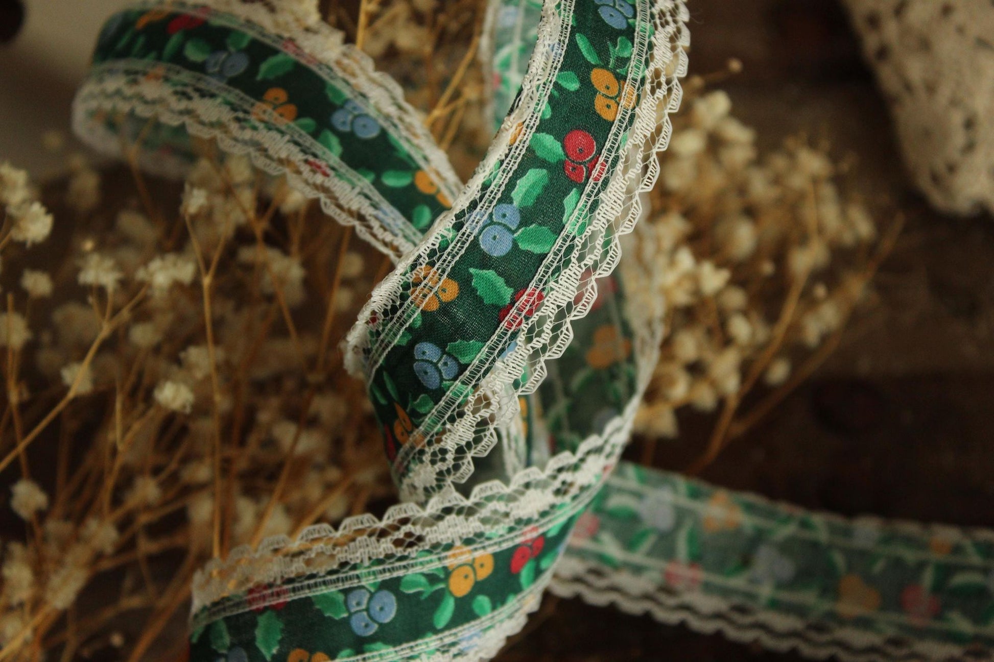 Vintage 1970s Floral and Lace Ribbon, United Cut Products, 1 3/8" Wide, 7 Feet NOS