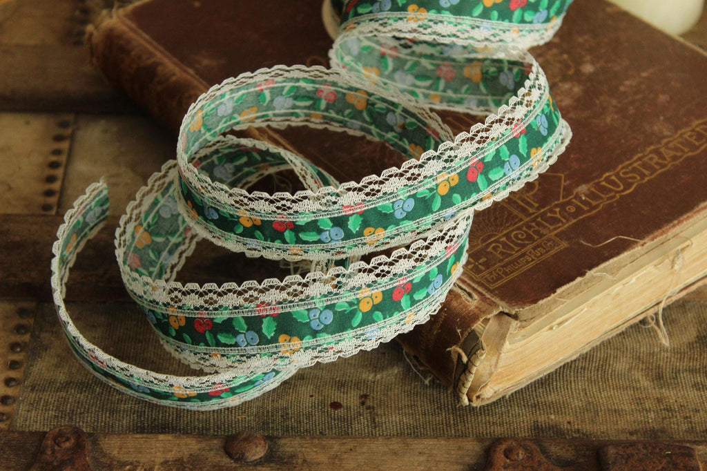 Vintage 1970s Floral and Lace Ribbon, United Cut Products, 1 3/8" Wide, 7 Feet NOS