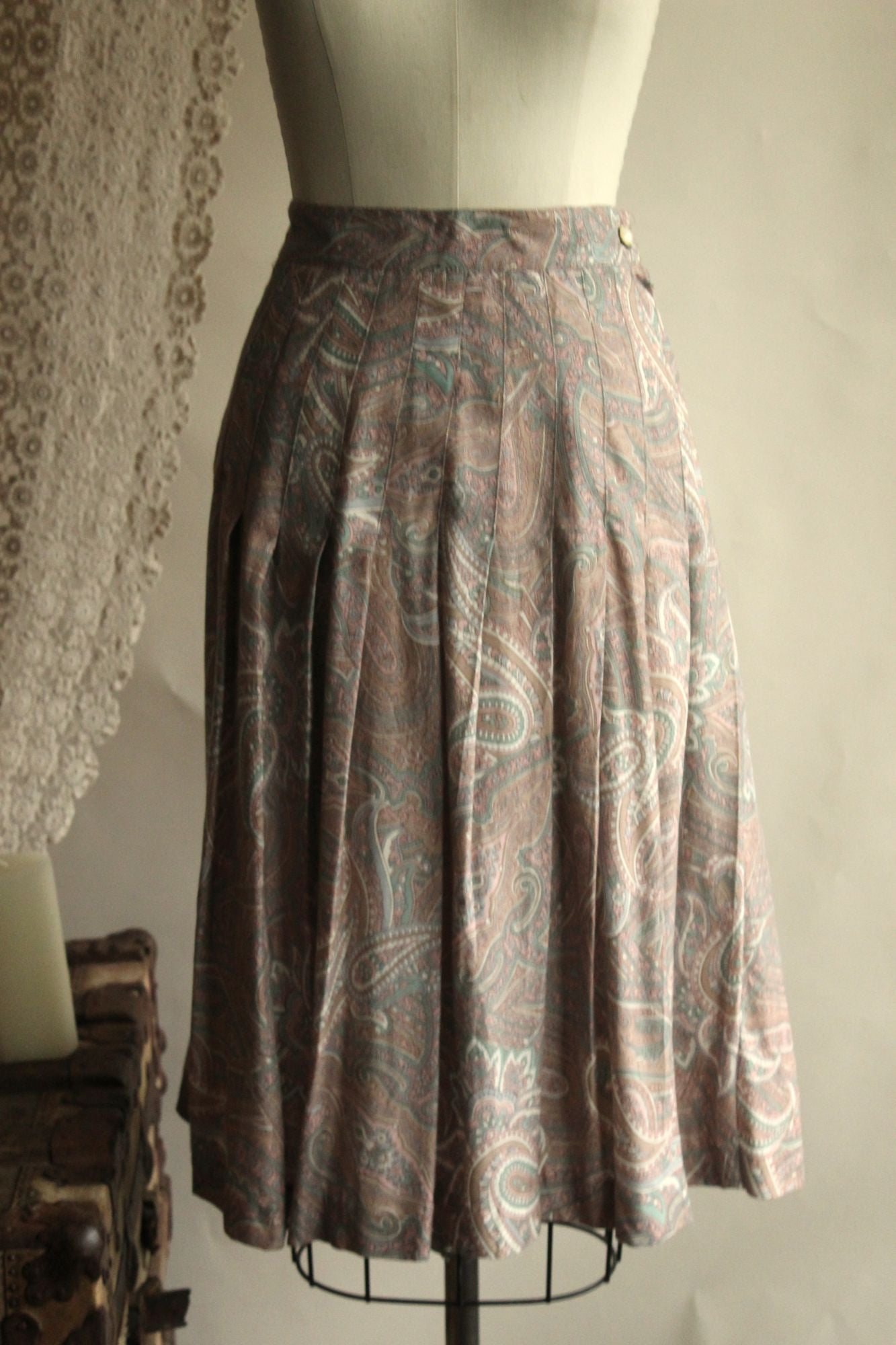 Vintage 1990s SK & Company Pleated  Paisley Print Skirt