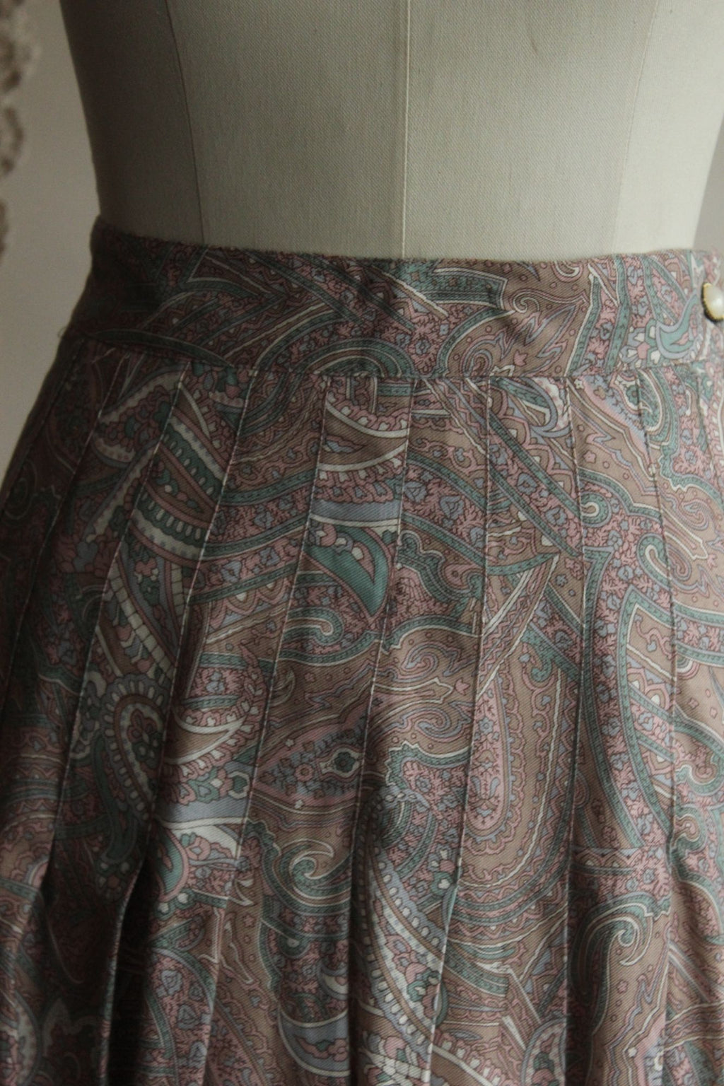 Vintage 1990s SK & Company Pleated  Paisley Print Skirt
