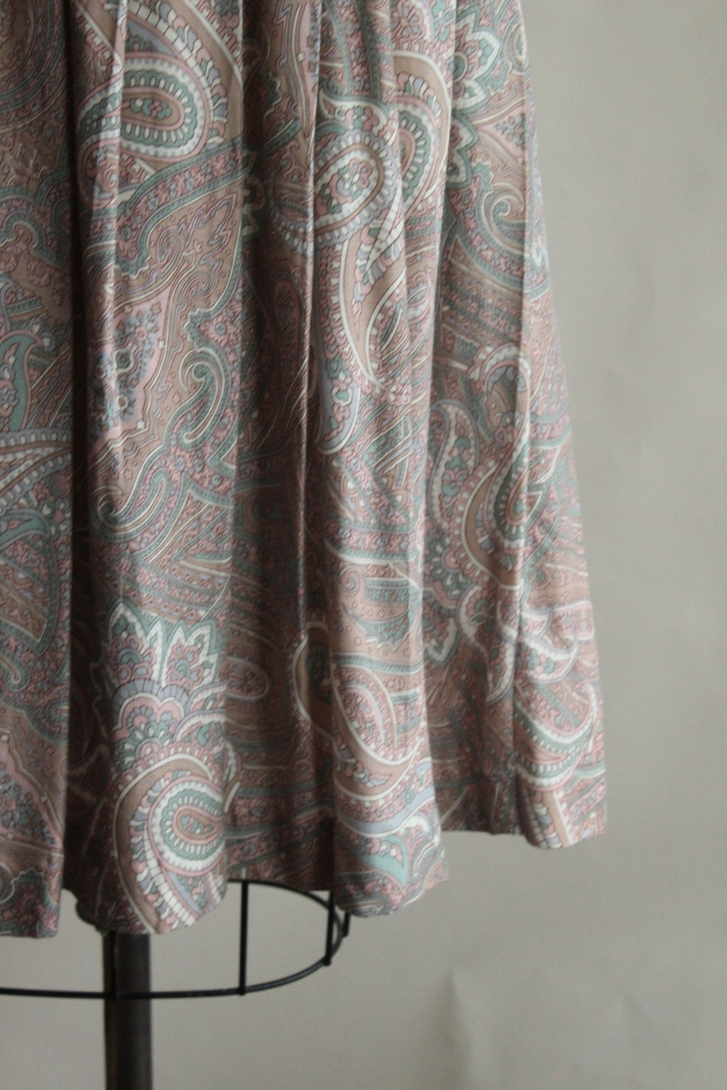 Vintage 1990s SK & Company Pleated  Paisley Print Skirt