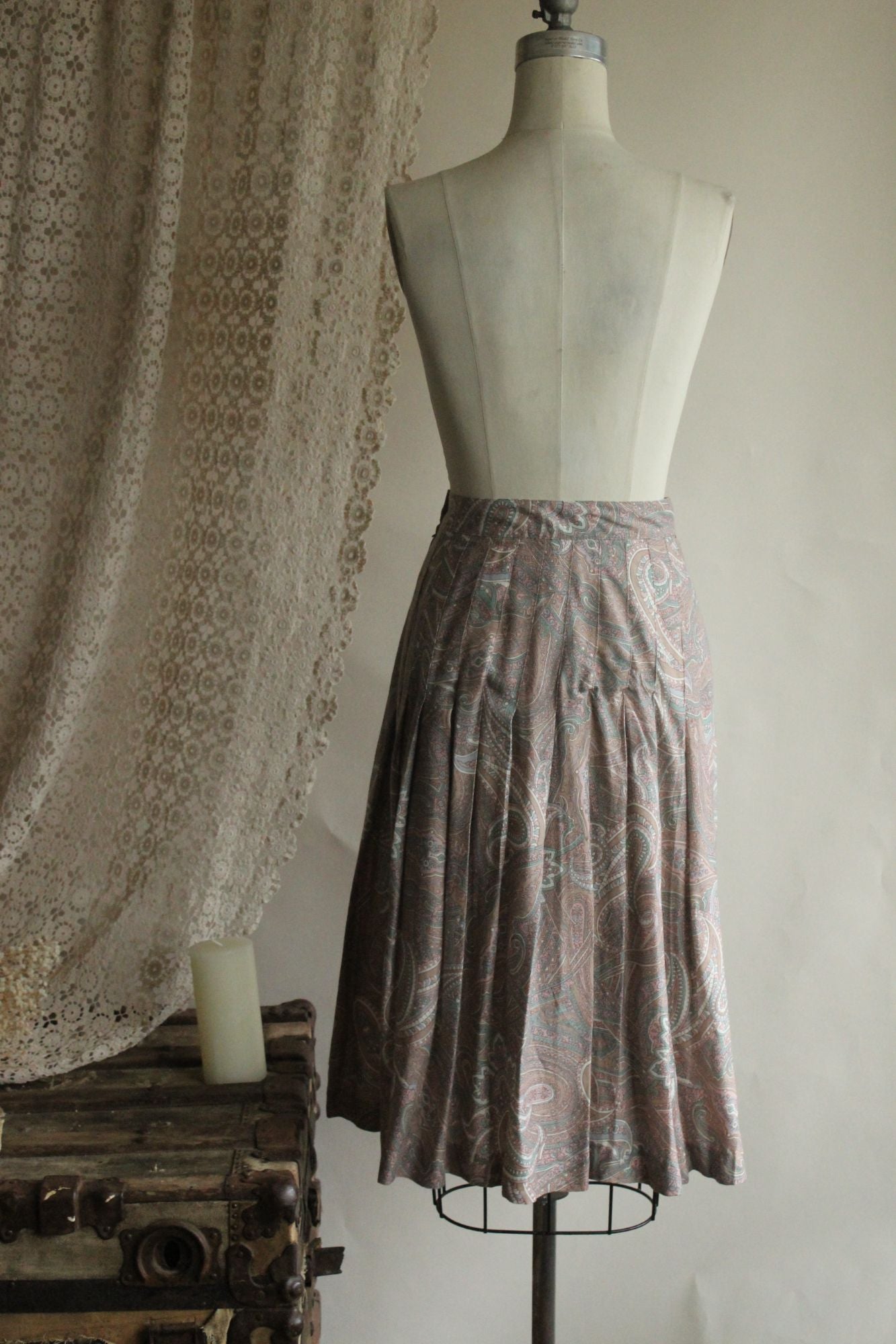 Vintage 1990s SK & Company Pleated  Paisley Print Skirt