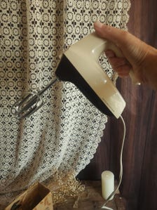 Vintage 1970s Sunbeam Mixmaster Hand Mixer