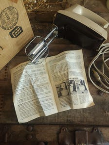 Vintage 1970s Sunbeam Mixmaster Hand Mixer