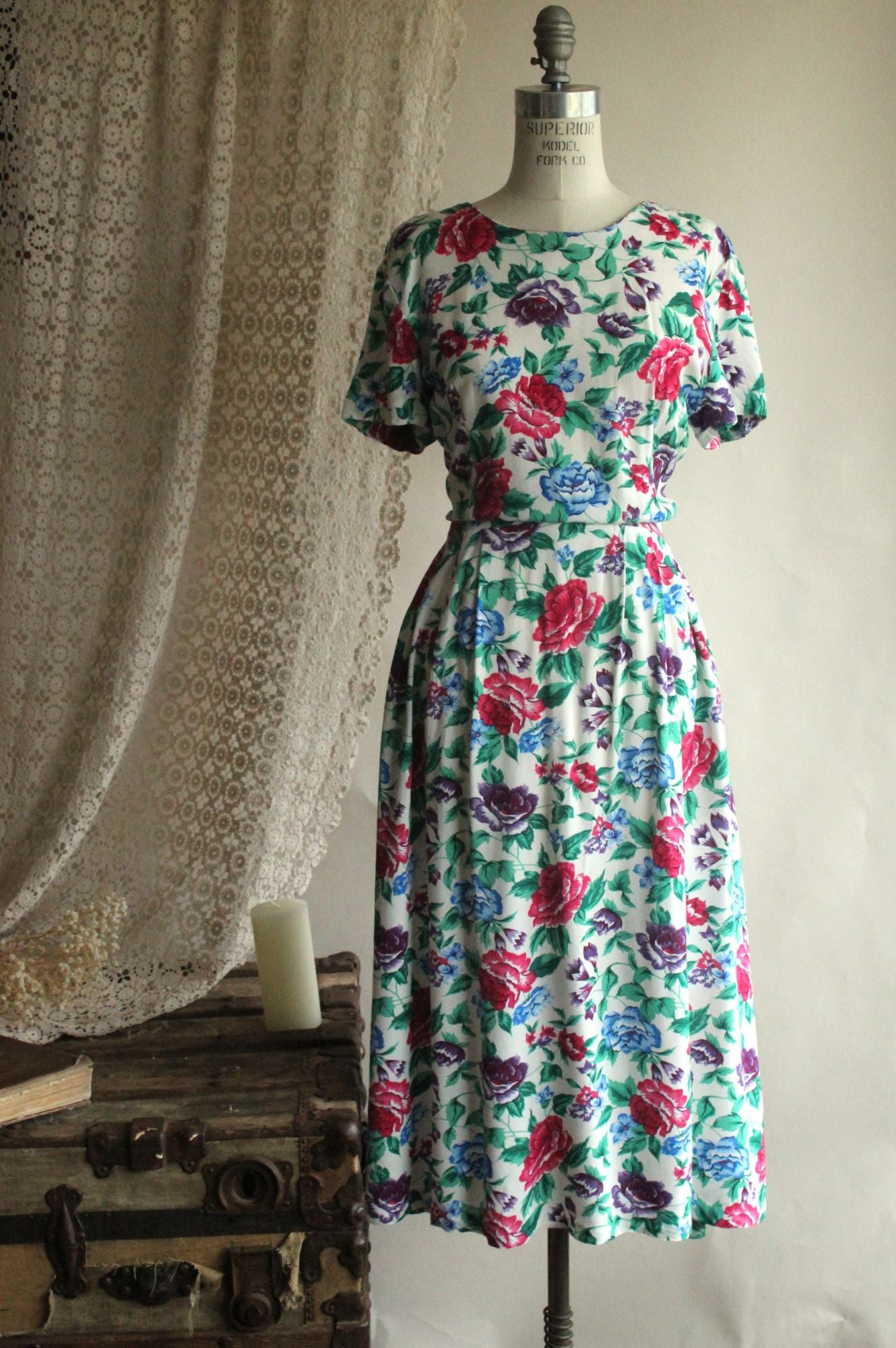 Vintage 1980's Tareti Howard Levi Floral print with Criss Cross Back,
