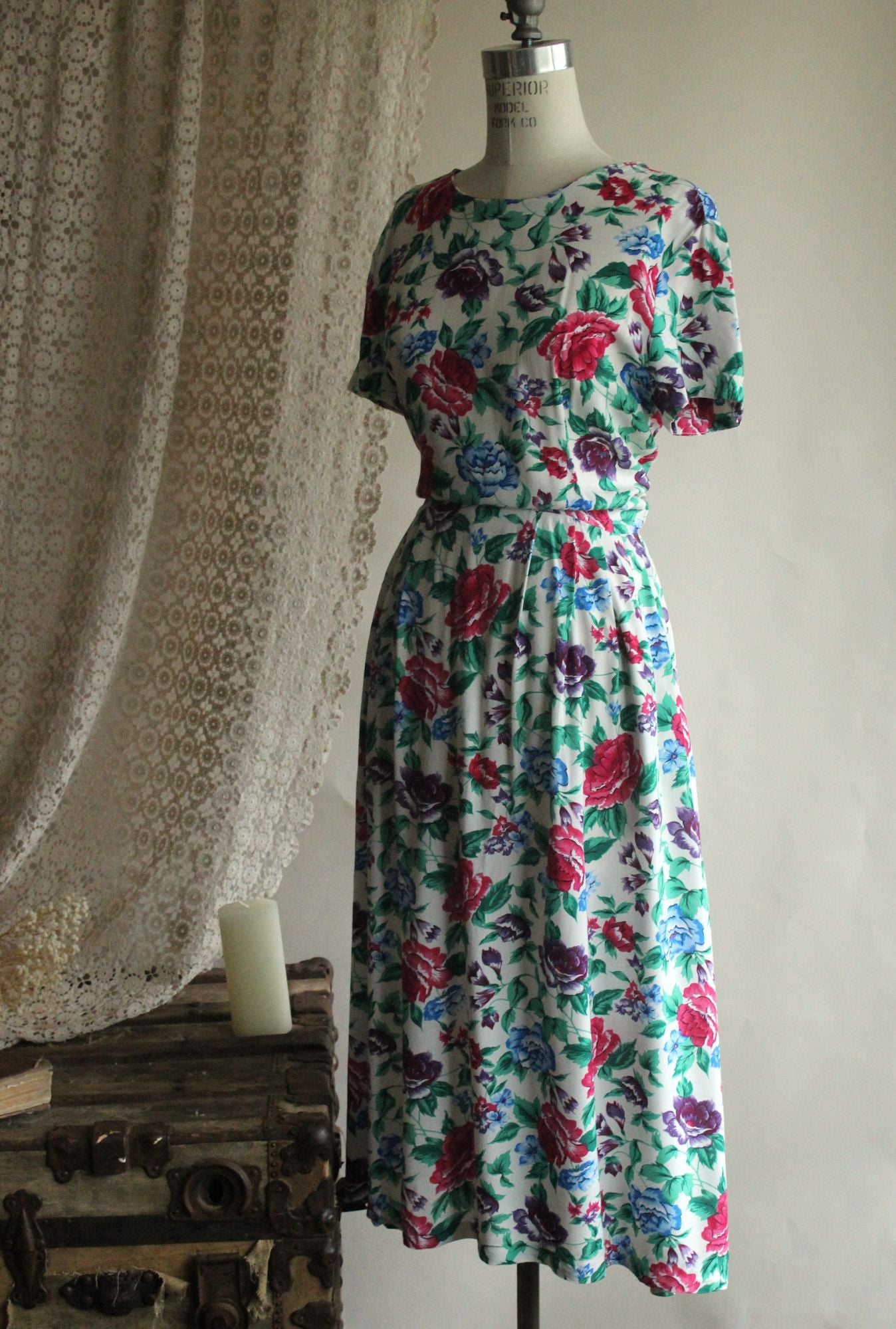 Vintage 1980's Tareti Howard Levi Floral print with Criss Cross Back,