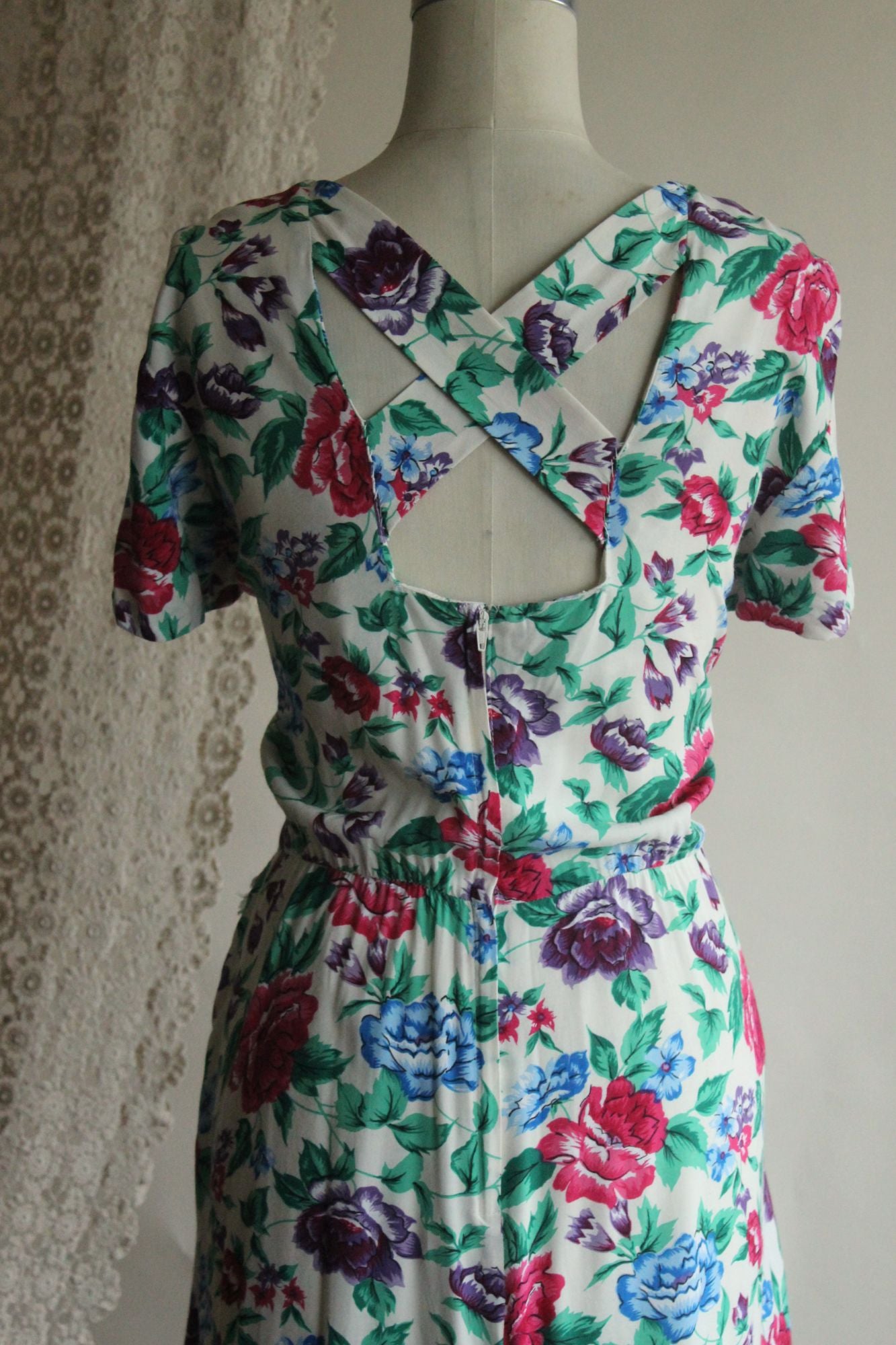 Vintage 1980's Tareti Howard Levi Floral print with Criss Cross Back,