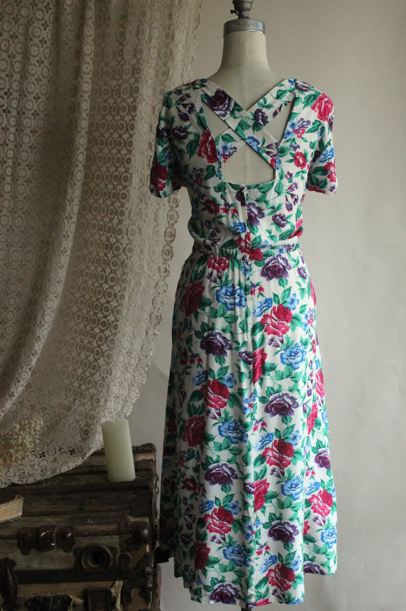 Vintage 1980's Tareti Howard Levi Floral print with Criss Cross Back,