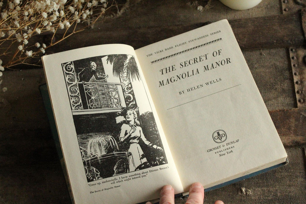 Vintage 1940s Book, "The Secret of Magnolia Manor" by Helen Wells