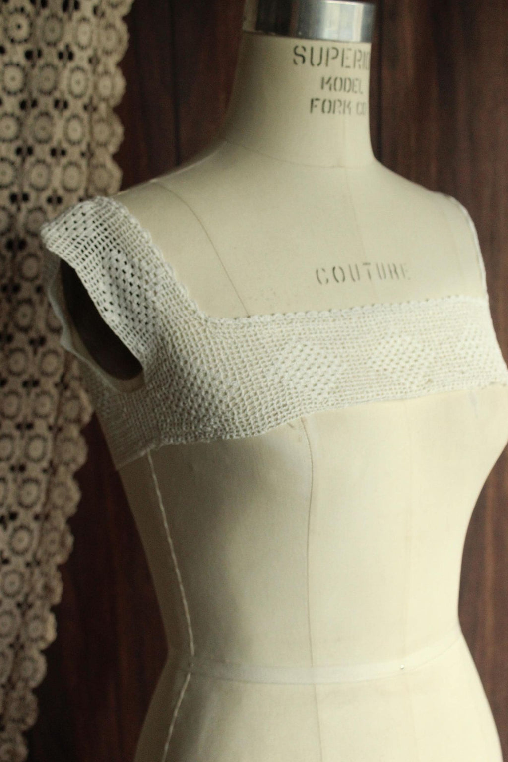 Vintage 1900s Edwardian White Crochet Lace Yoke Chemise Top Trim