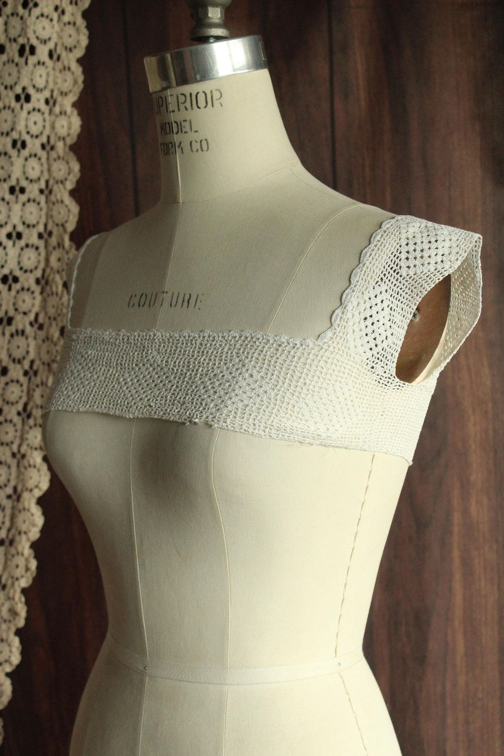 Vintage 1900s Edwardian White Crochet Lace Yoke Chemise Top Trim