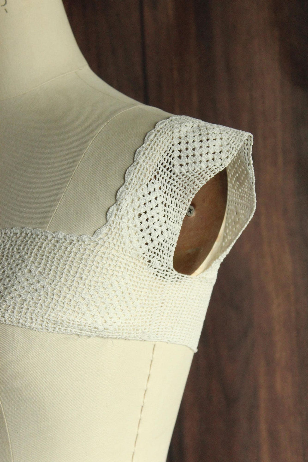 Vintage 1900s Edwardian White Crochet Lace Yoke Chemise Top Trim