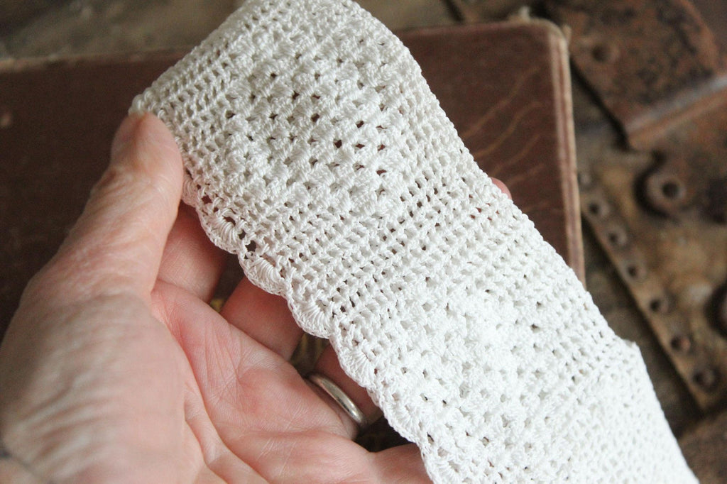 Vintage 1900s Edwardian White Crochet Lace Yoke Chemise Top Trim