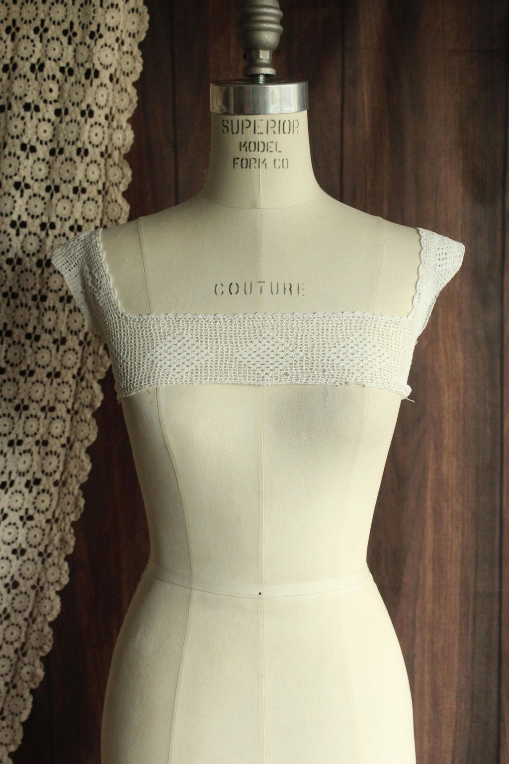 Vintage 1900s Edwardian White Crochet Lace Yoke Chemise Top Trim