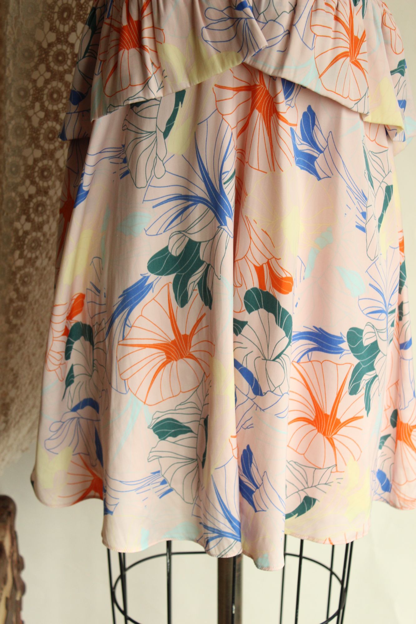 Alice & UO, Anthropologie, Heaven Ruffle Dress, Size 2, Babydoll style