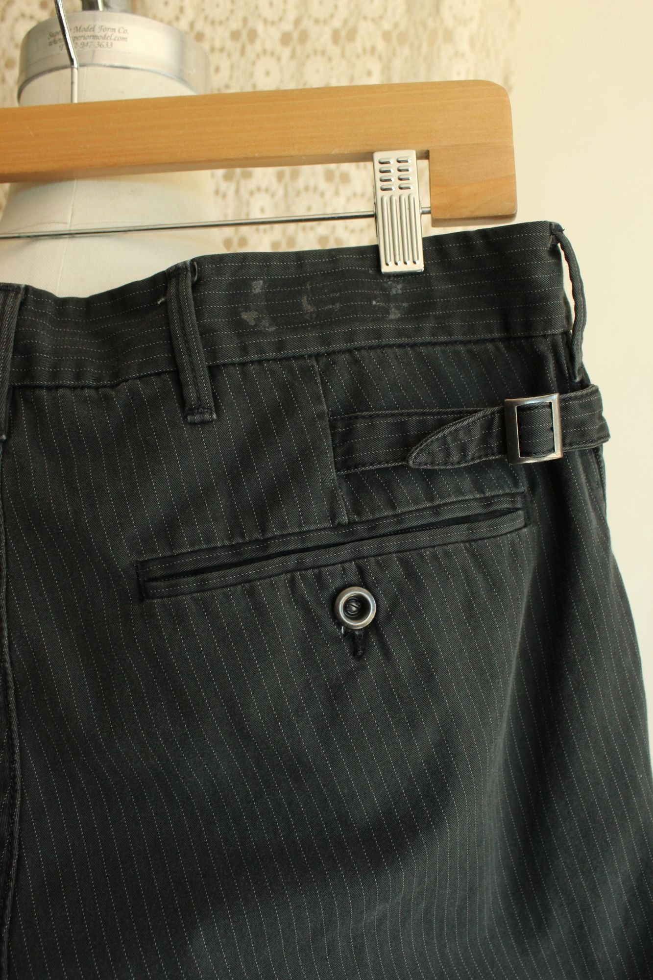 Mens Express ROCCO Pinstripe Pants 32x30 Slim Fit Low Rise Straight Leg Gray