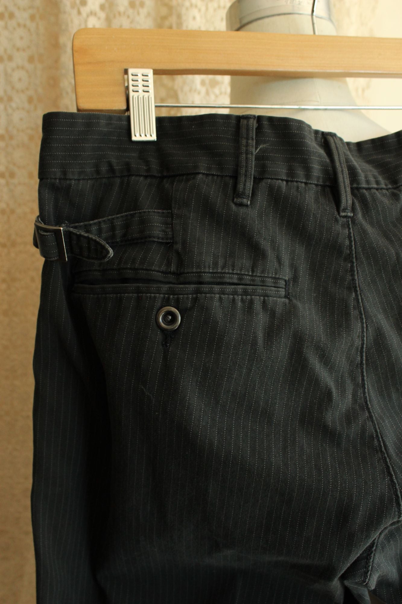 Mens Express ROCCO Pinstripe Pants 32x30 Slim Fit Low Rise Straight Leg Gray