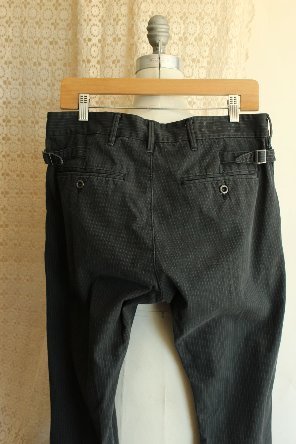 Mens Express ROCCO Pinstripe Pants 32x30 Slim Fit Low Rise Straight Leg Gray