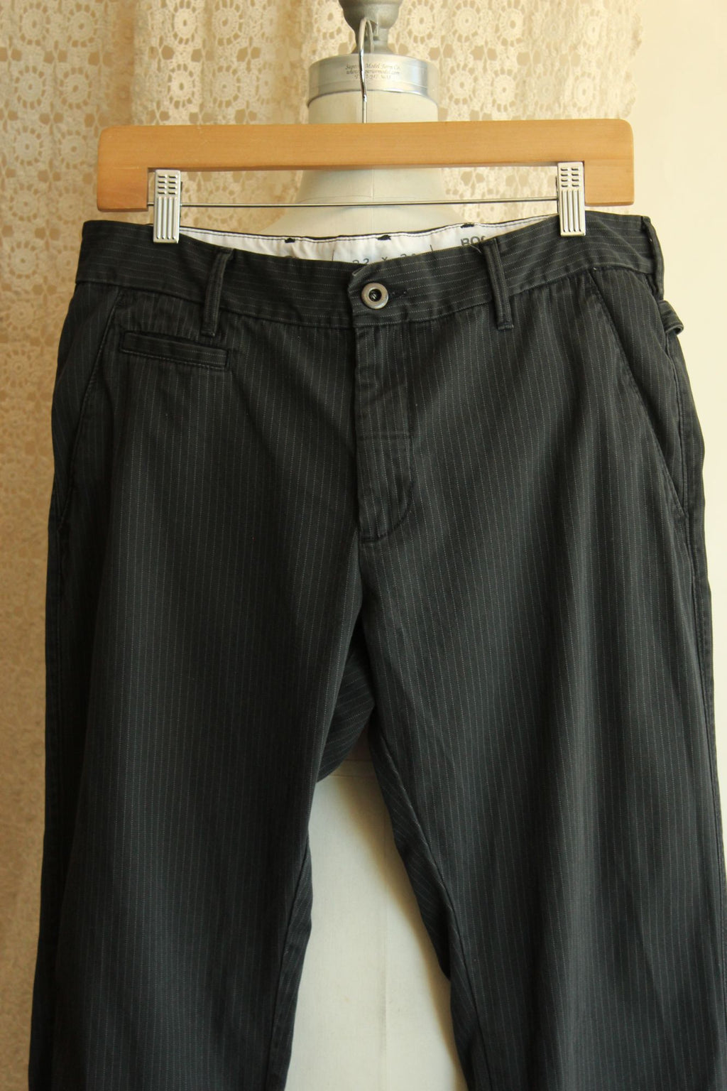 Mens Express ROCCO Pinstripe Pants 32x30 Slim Fit Low Rise Straight Leg Gray