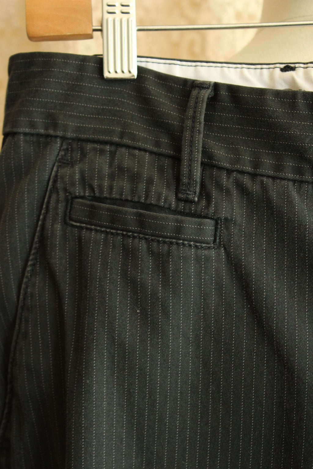 Mens Express ROCCO Pinstripe Pants 32x30 Slim Fit Low Rise Straight Leg Gray