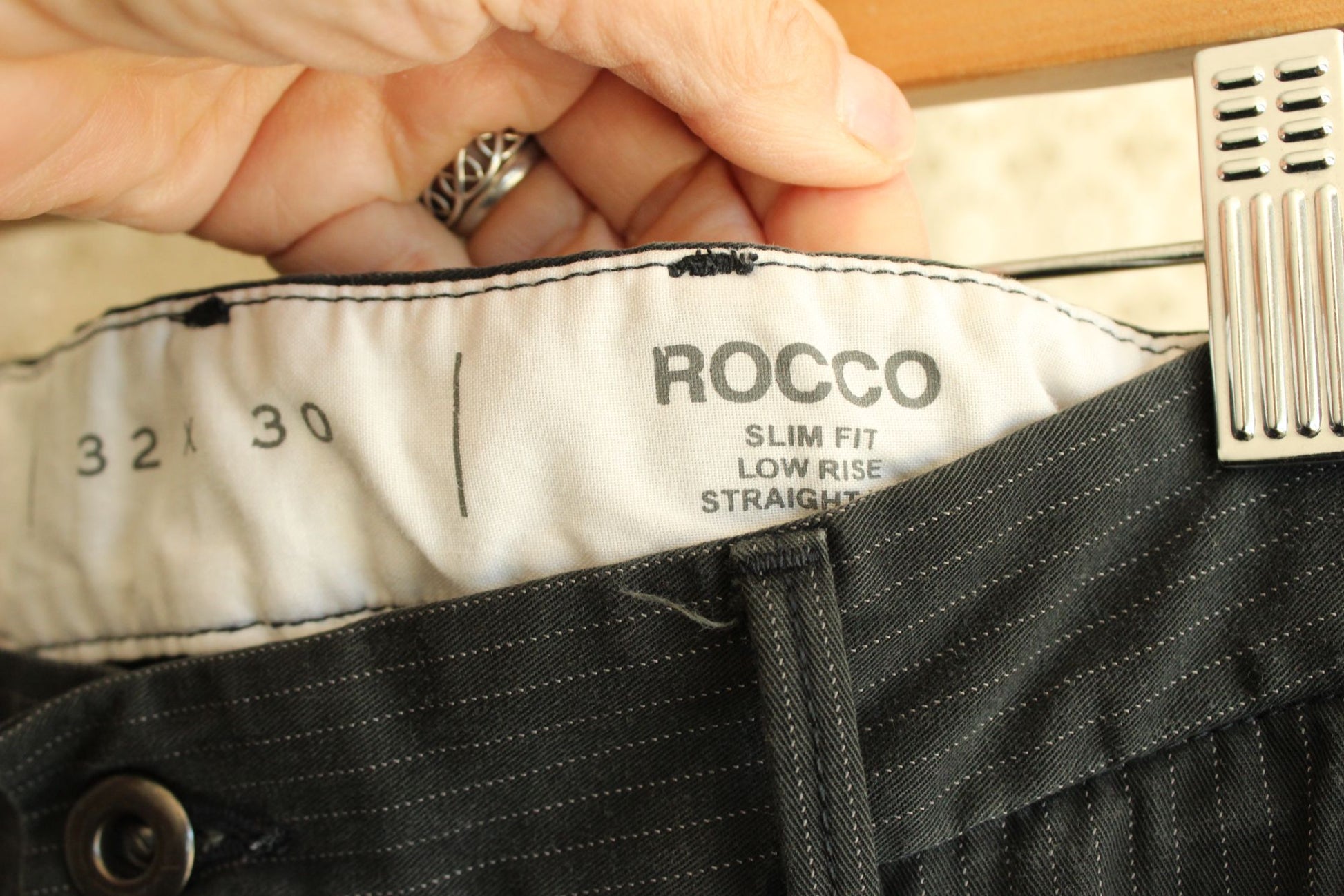 Mens Express ROCCO Pinstripe Pants 32x30 Slim Fit Low Rise Straight Leg Gray