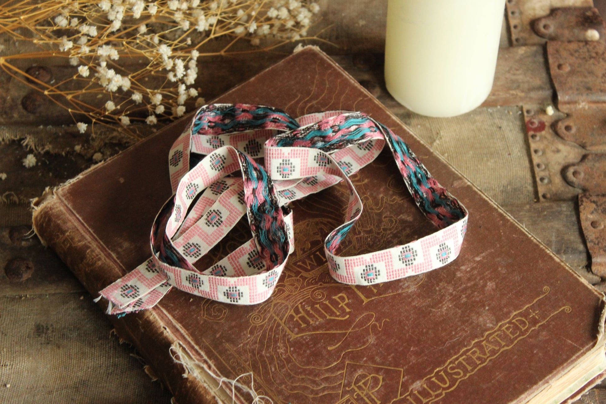 Vintage Jacquard Ribbon Trim, One Yard 24 Inch Piece .75 Inch Wide