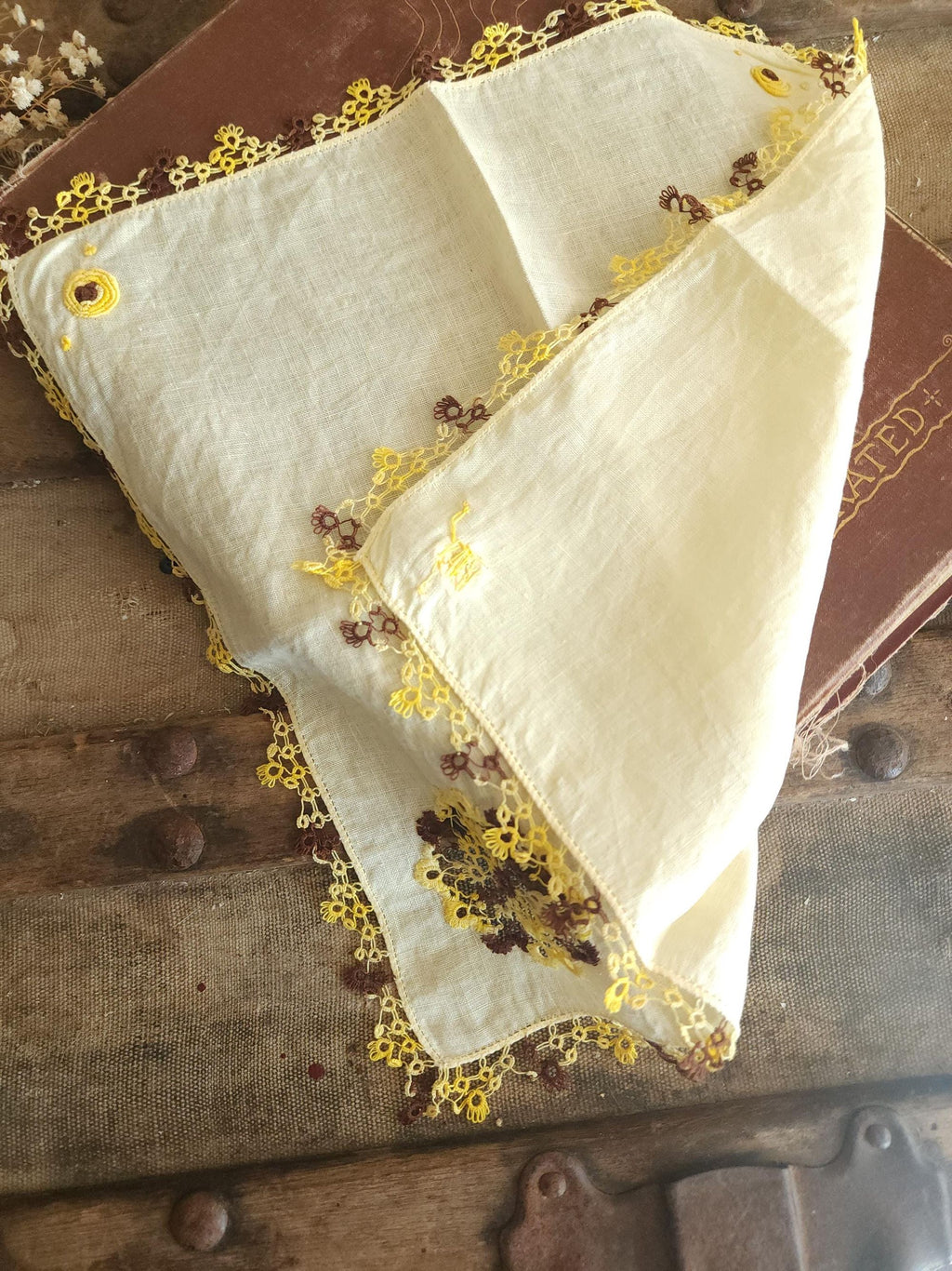 Vintage 1960s Hand Tatted Lace on Pale Yellow Linen Handkerchief