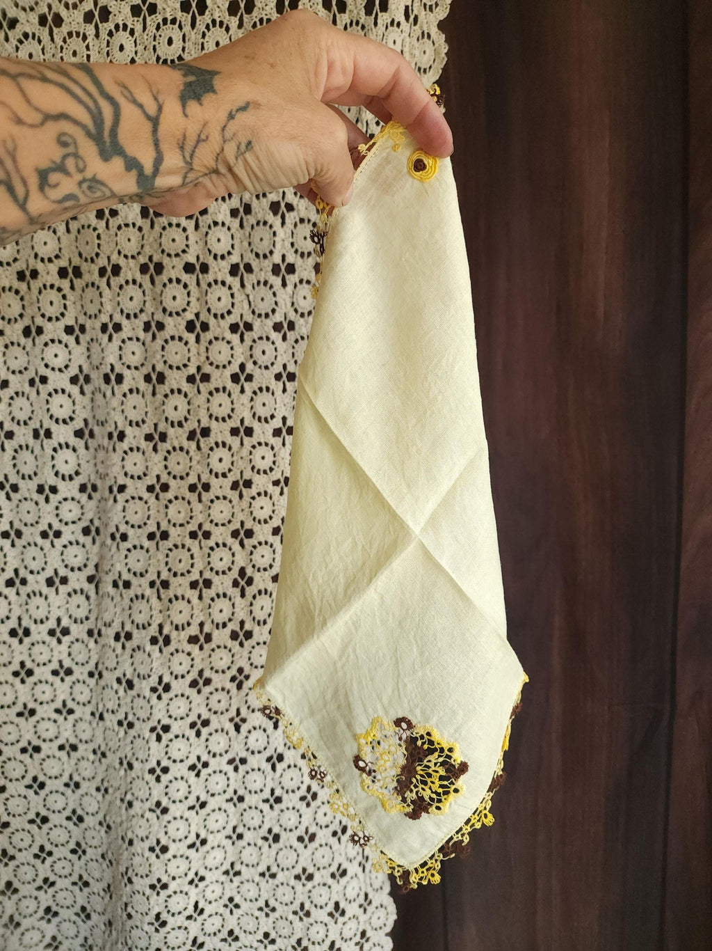 Vintage 1960s Hand Tatted Lace on Pale Yellow Linen Handkerchief