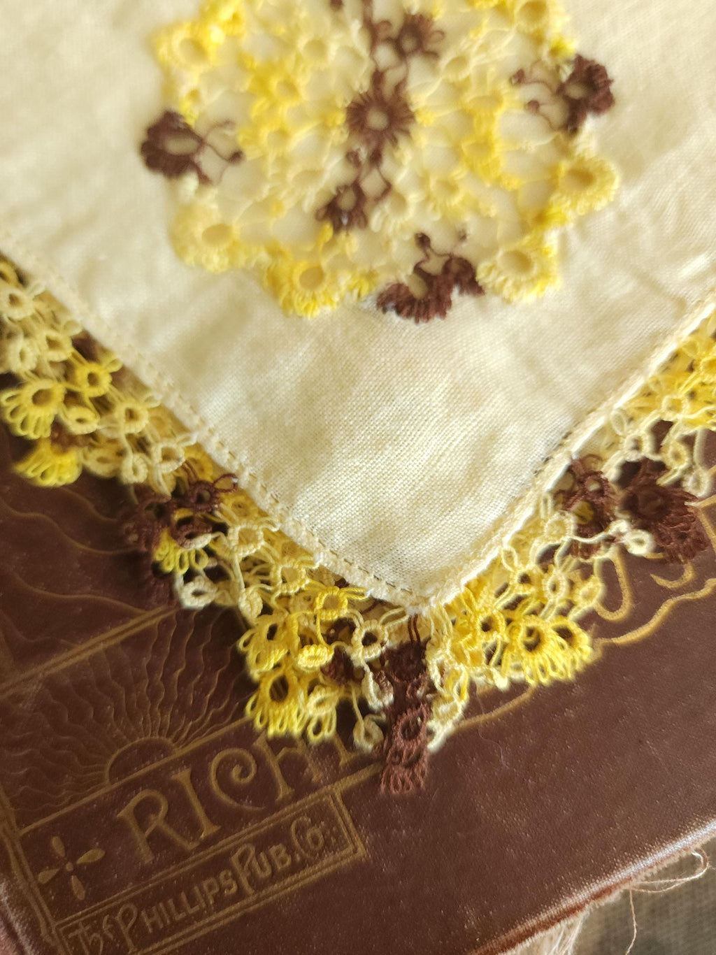 Vintage 1960s Hand Tatted Lace on Pale Yellow Linen Handkerchief